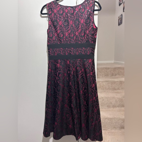 Red and Black Laced Dress - Picture 2 of 3